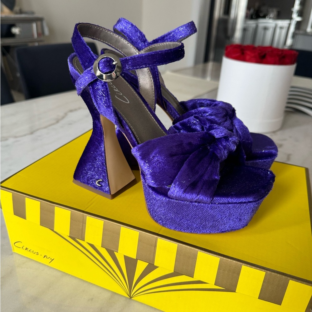 NWT Circus By Sam Edelman Audrea Sculpted Platform Heel in Violet